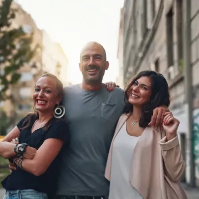 man met twee vrouwen