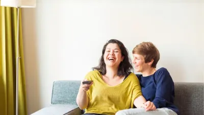 koppel zelfde geslacht blij 