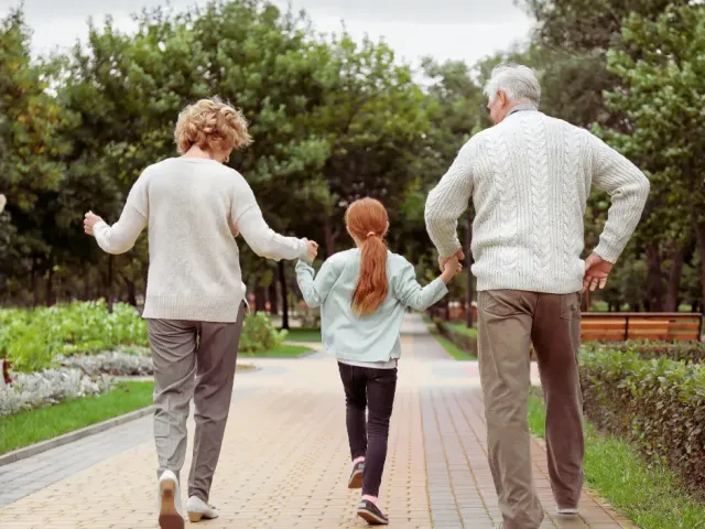 opa oma en kleinkind