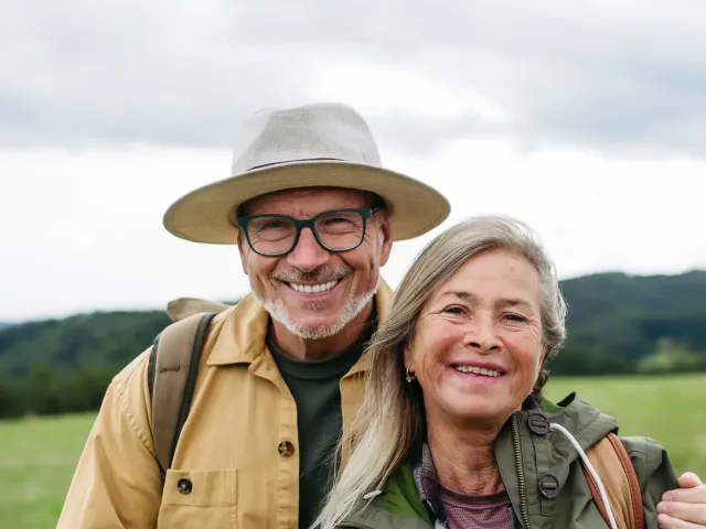 Ouder koppel op vakantie