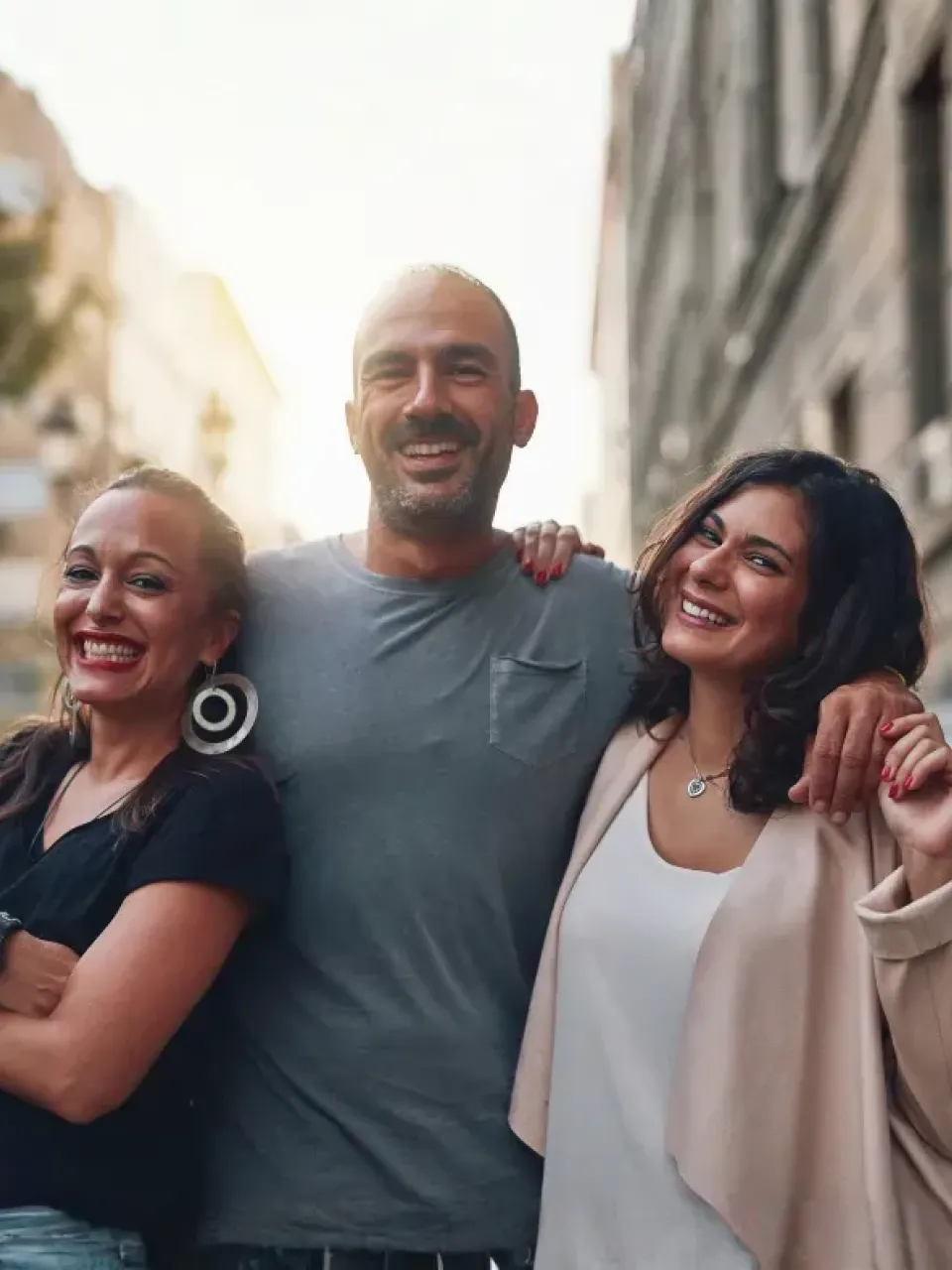 man met twee vrouwen